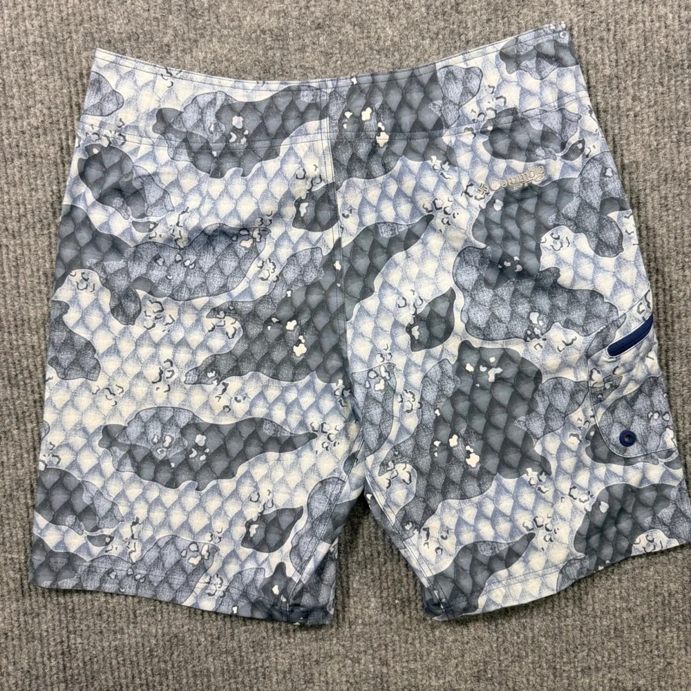 Columbia PFG Mens Blue Fish Scale Camo Board Shorts UPF 50 Size 34 Bottle Opener